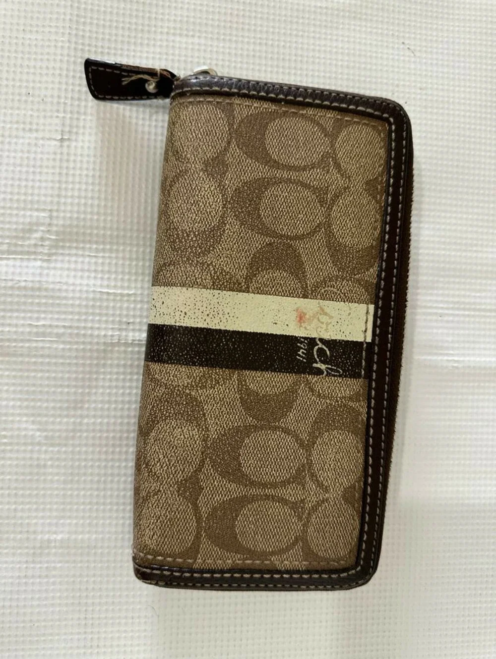 COACH Signature Heritage Round Zip Long Wallet